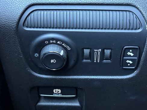 Used 2023 Jeep Wagoneer L Series III w/ Preferred Equipment Group AWD/4WD image 44