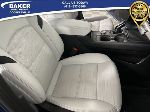 Certified 2024 Cadillac XT4 Sport image 29