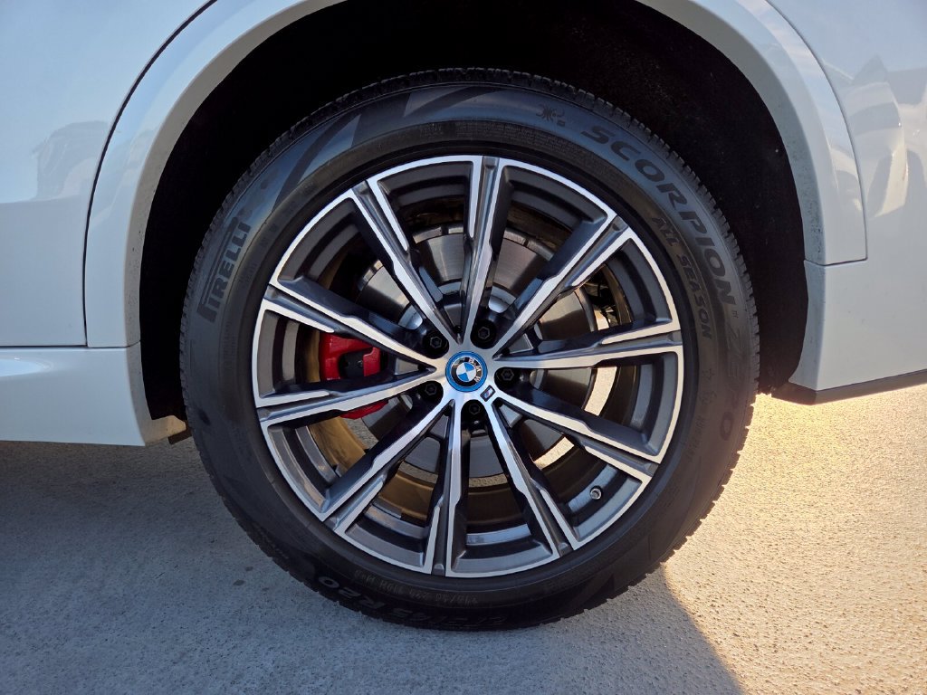Certified 2025 BMW X5 xDrive50e w/ M Sport Package AWD/4WD image 23