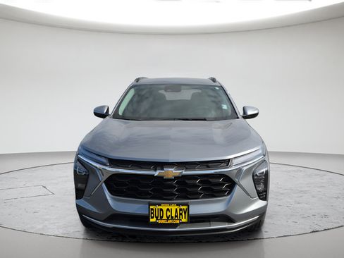 Used 2025 Chevrolet Trax LT w/ LT Convenience Package FWD image 19