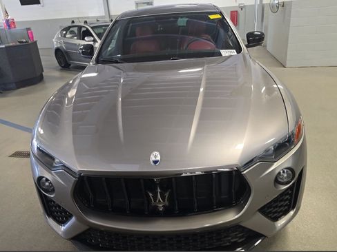 Used 2022 Maserati Levante Modena AWD/4WD image 7