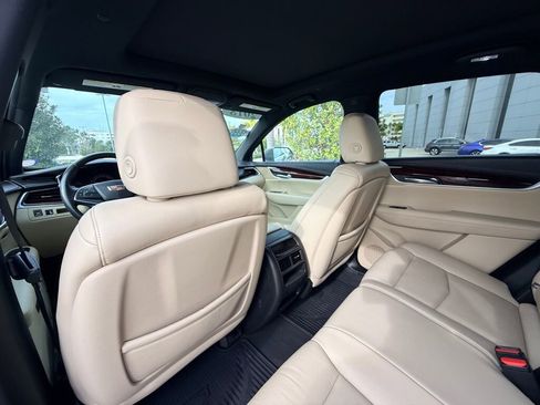 Used 2018 Cadillac XT5 Luxury w/ Driver Awareness Package image 20