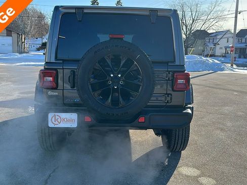 Used 2025 Jeep Wrangler Unlimited Sahara image 7