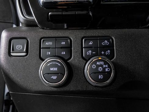 Used 2025 Chevrolet Silverado 3500 High Country w/ High Country Premium Package AWD/4WD image 26