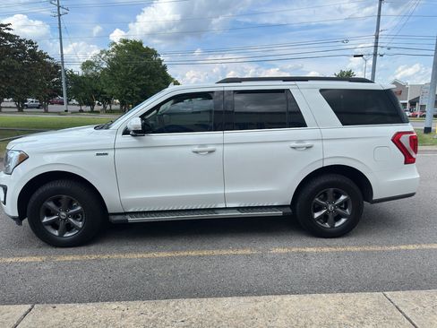 Used 2021 Ford Expedition XLT AWD/4WD image 7