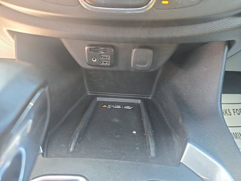 Used 2023 Chevrolet Traverse High Country AWD/4WD image 34