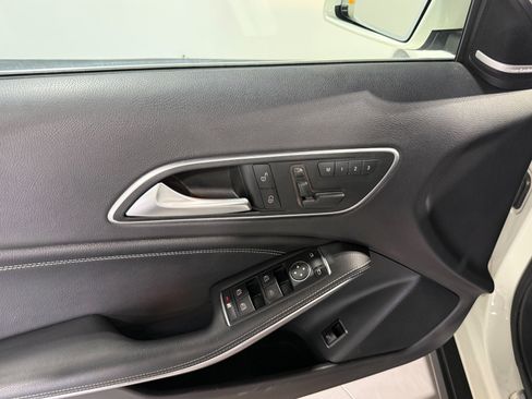 Used 2015 Mercedes-Benz GLA 250 AWD image 16