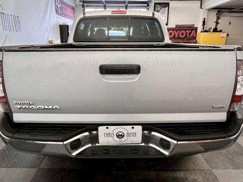 Used 2011 Toyota Tacoma 4x4 Double Cab w/ TRD Off-Road Pkg w/JBL Audio image 4