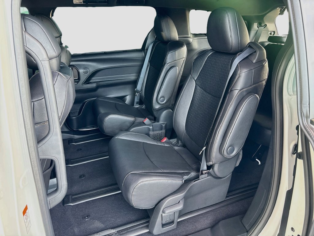 New 2026 Toyota Sienna XLE Woodland Edition AWD/4WD image 21