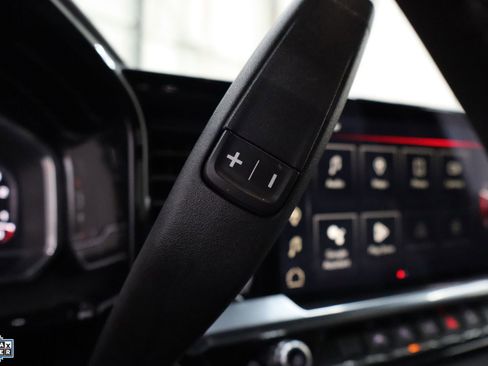 Used 2024 GMC Sierra 1500 SLT image 19