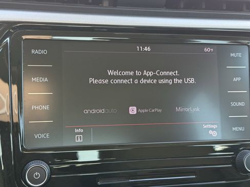 Used 2022 Volkswagen Passat 2.0T SE image 10