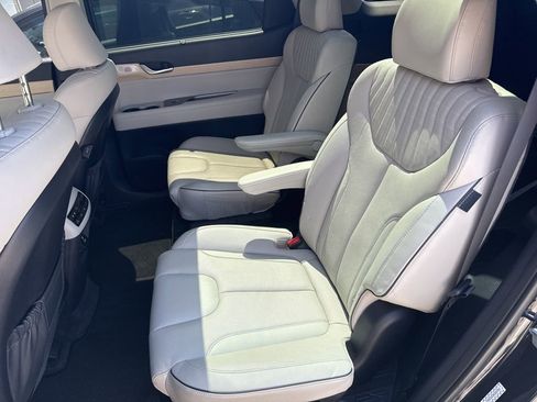 Used 2024 Hyundai Palisade Limited image 13