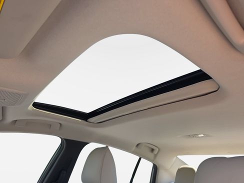 New 2026 Nissan Sentra SL w/ Floor Mat Package FWD image 27