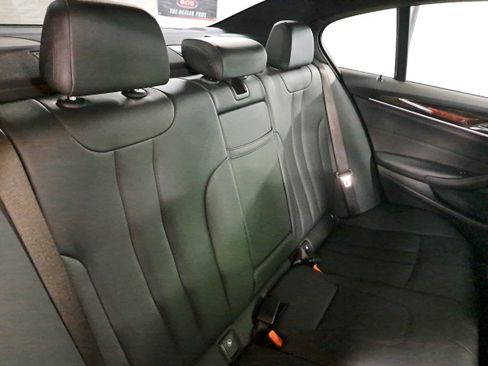 Used 2018 BMW 530i xDrive AWD/4WD image 12