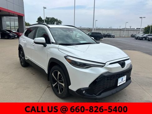 Certified 2024 Toyota Corolla Cross AWD Hybrid w/ Convenience Package image 4