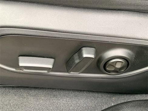 Certified 2025 Jeep Grand Cherokee Limited w/ Black Appearance Package image 19