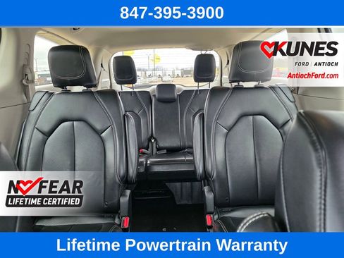 Used 2024 Chrysler Pacifica Touring-L FWD image 35