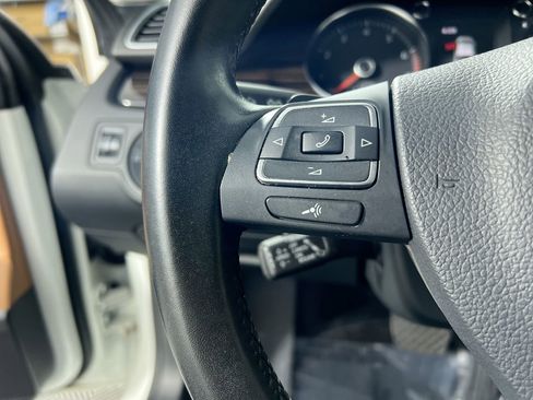 Used 2017 Volkswagen CC R-Line Executive image 16