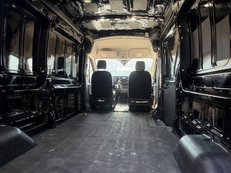 Used 2025 Ford Transit 250 148 Medium Roof RWD image 14