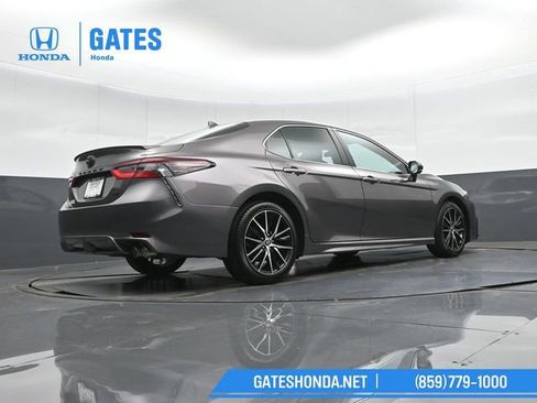 Used 2022 Toyota Camry SE image 33