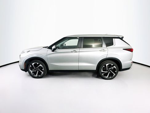 Used 2024 Mitsubishi Outlander SE FWD image 4