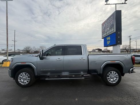 Used 2024 GMC Sierra 2500 SLT w/ SLT Premium Package image 7