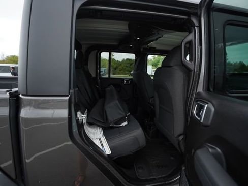 New 2025 Jeep Gladiator Sport image 20