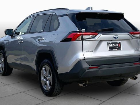 Used 2022 Toyota RAV4 XLE AWD/4WD image 12