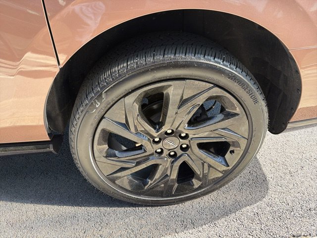 Used 2025 Lincoln Navigator L Black Label AWD/4WD image 8