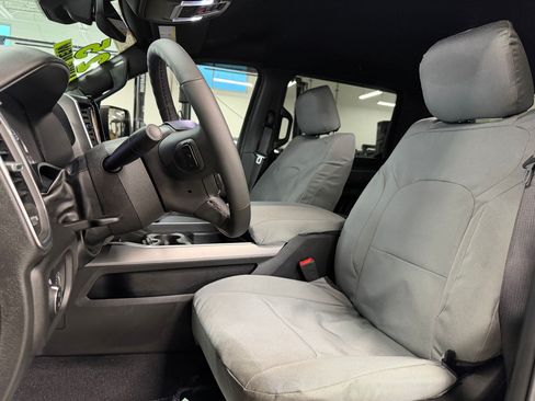 Used 2025 RAM 1500 Big Horn AWD/4WD image 32