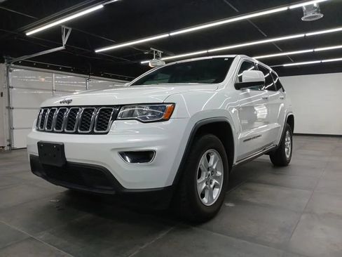 Used 2017 Jeep Grand Cherokee Laredo AWD/4WD image 36