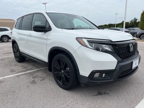 Used 2021 Honda Passport Sport image 3
