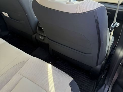 Used 2020 Subaru Outback Premium image 23