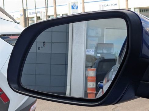 Used 2025 Hyundai Venue Limited image 26