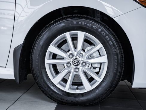 Used 2025 Toyota Camry LE image 15