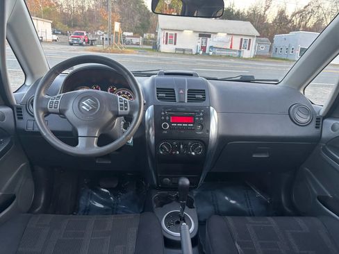 Used 2010 Suzuki SX4 AWD Hatchback image 26