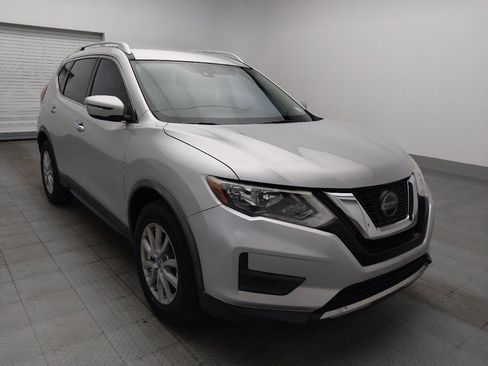 Used 2020 Nissan Rogue SV FWD image 13