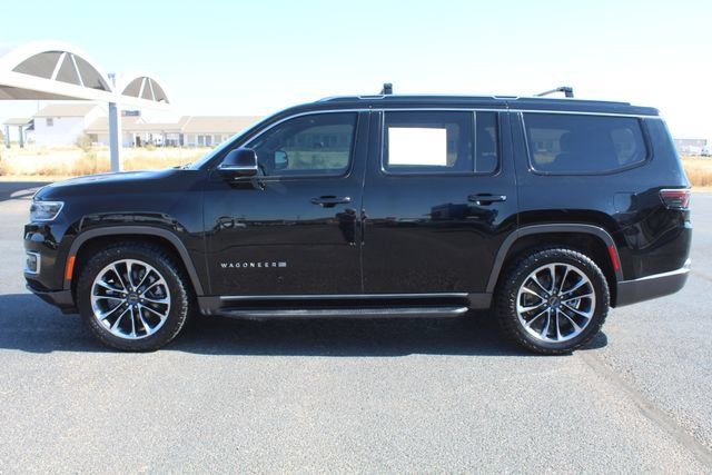 Used 2022 Jeep Wagoneer Series II w/ Premium Group I AWD/4WD image 10