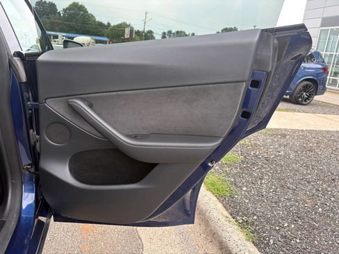 Used 2023 Tesla Model Y Performance AWD/4WD image 13