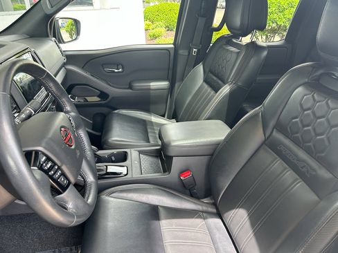 Used 2022 Nissan Frontier PRO-4X w/ Pro-4X Premium Package AWD/4WD image 9