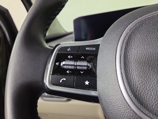 Certified 2026 Kia Carnival LXS FWD image 22
