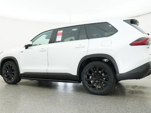 New 2026 Toyota Grand Highlander XLE FWD image 6