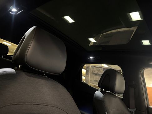 New 2026 Genesis GV60 RWD image 17