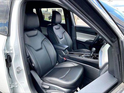 Used 2026 Jeep Compass Limited image 11