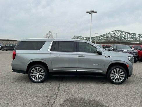 Used 2024 GMC Yukon XL Denali w/ Advanced Technology Package image 5