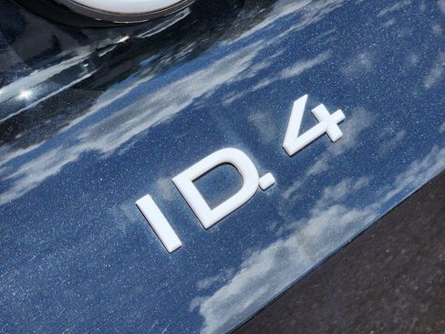 Certified 2023 Volkswagen ID.4 Pro AWD/4WD image 9