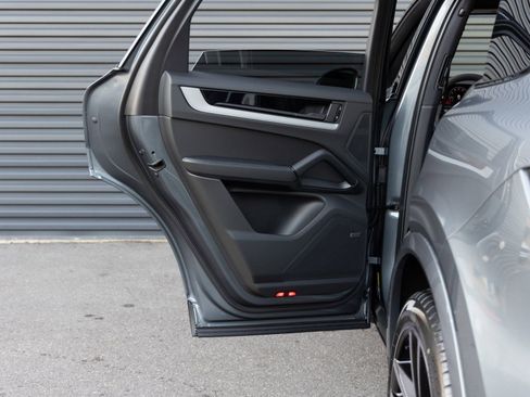 New 2026 Porsche Cayenne image 24