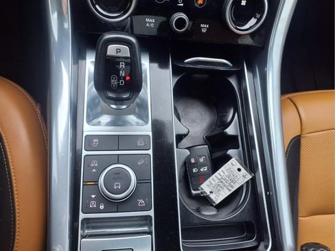 Used 2022 Land Rover Range Rover Sport HSE Dynamic image 9