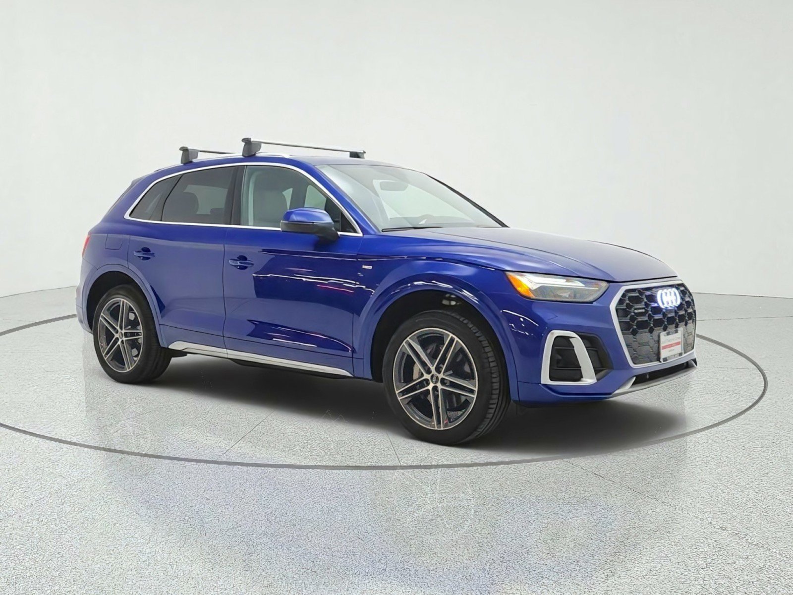Used 2024 Audi Q5 e Premium Plus w/ Premium Plus Package AWD/4WD image 3