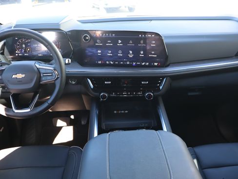 Used 2025 Chevrolet Tahoe Premier image 17